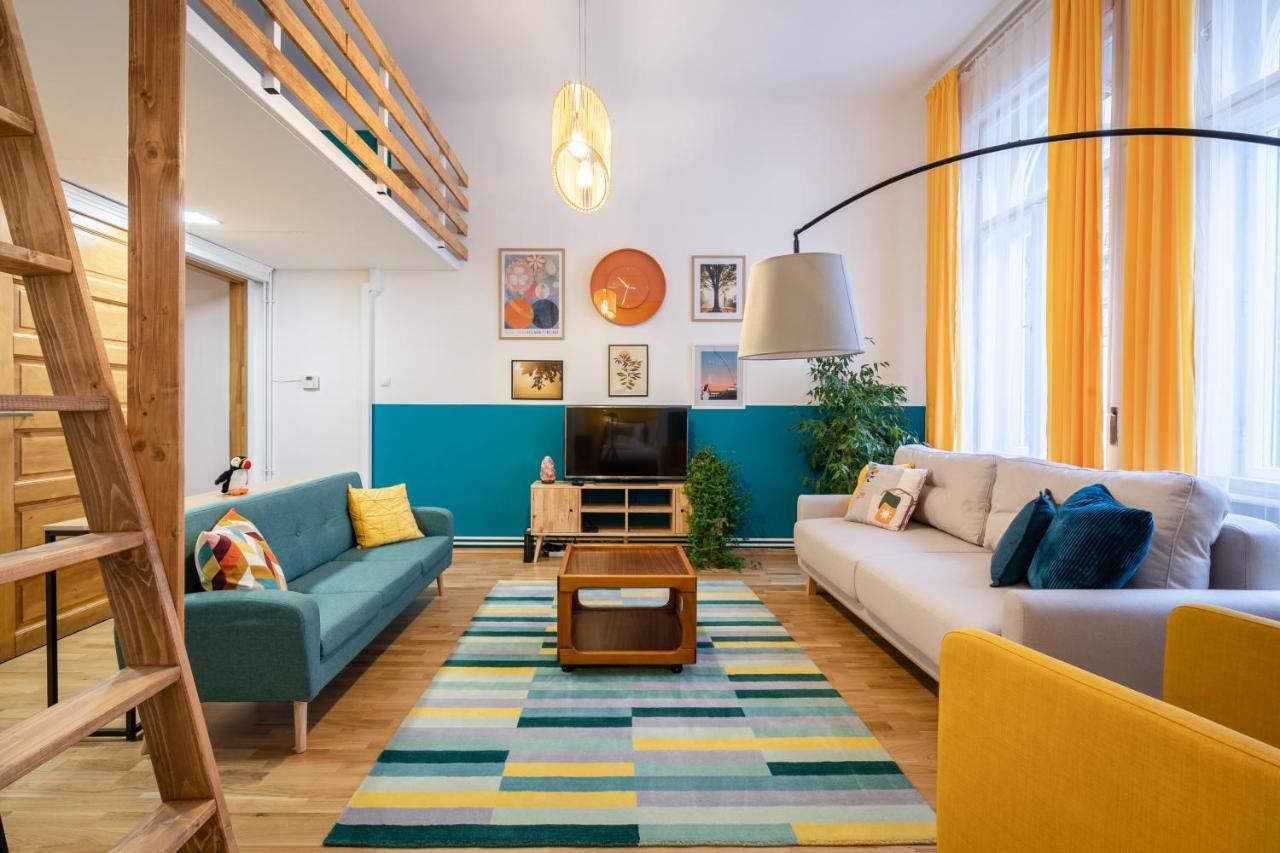 Live Star Apartment Budapest Extérieur photo