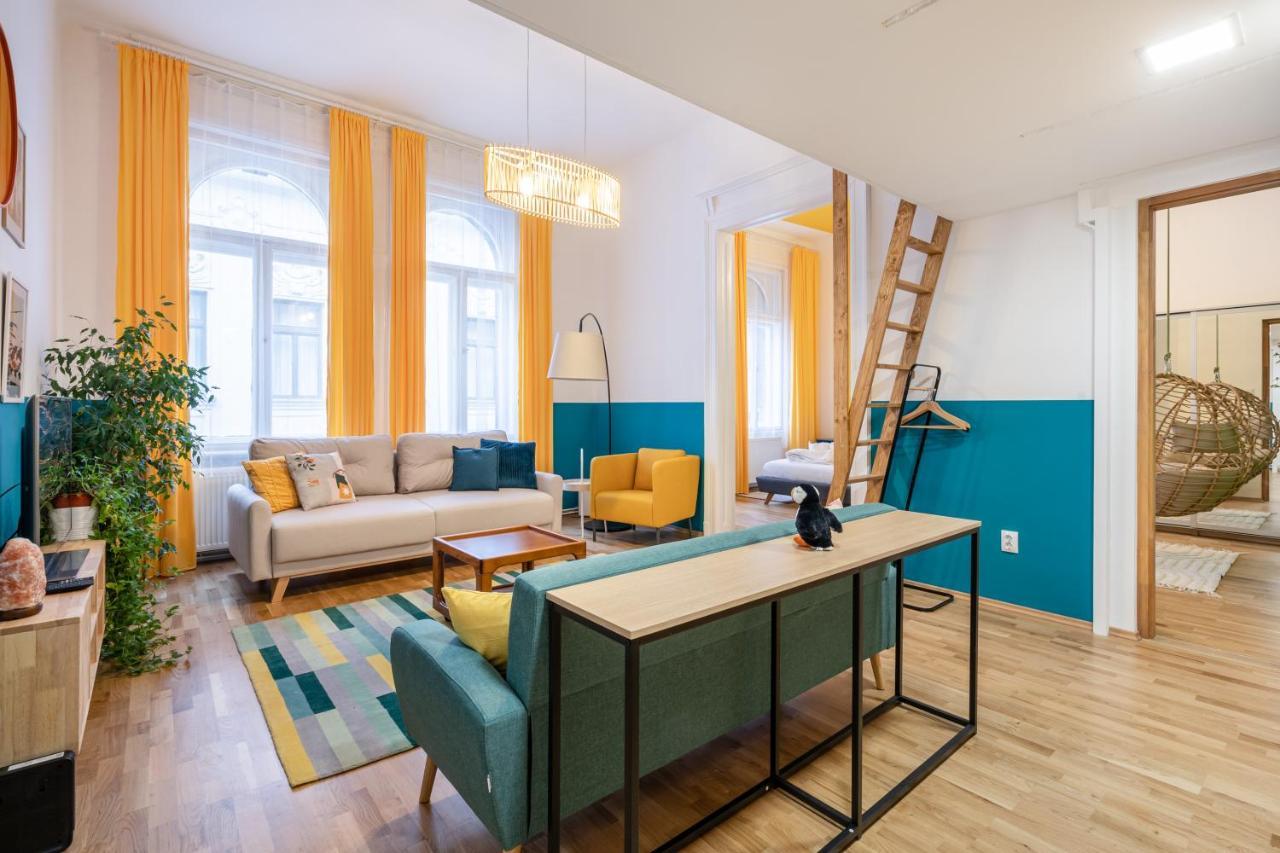 Live Star Apartment Budapest Extérieur photo