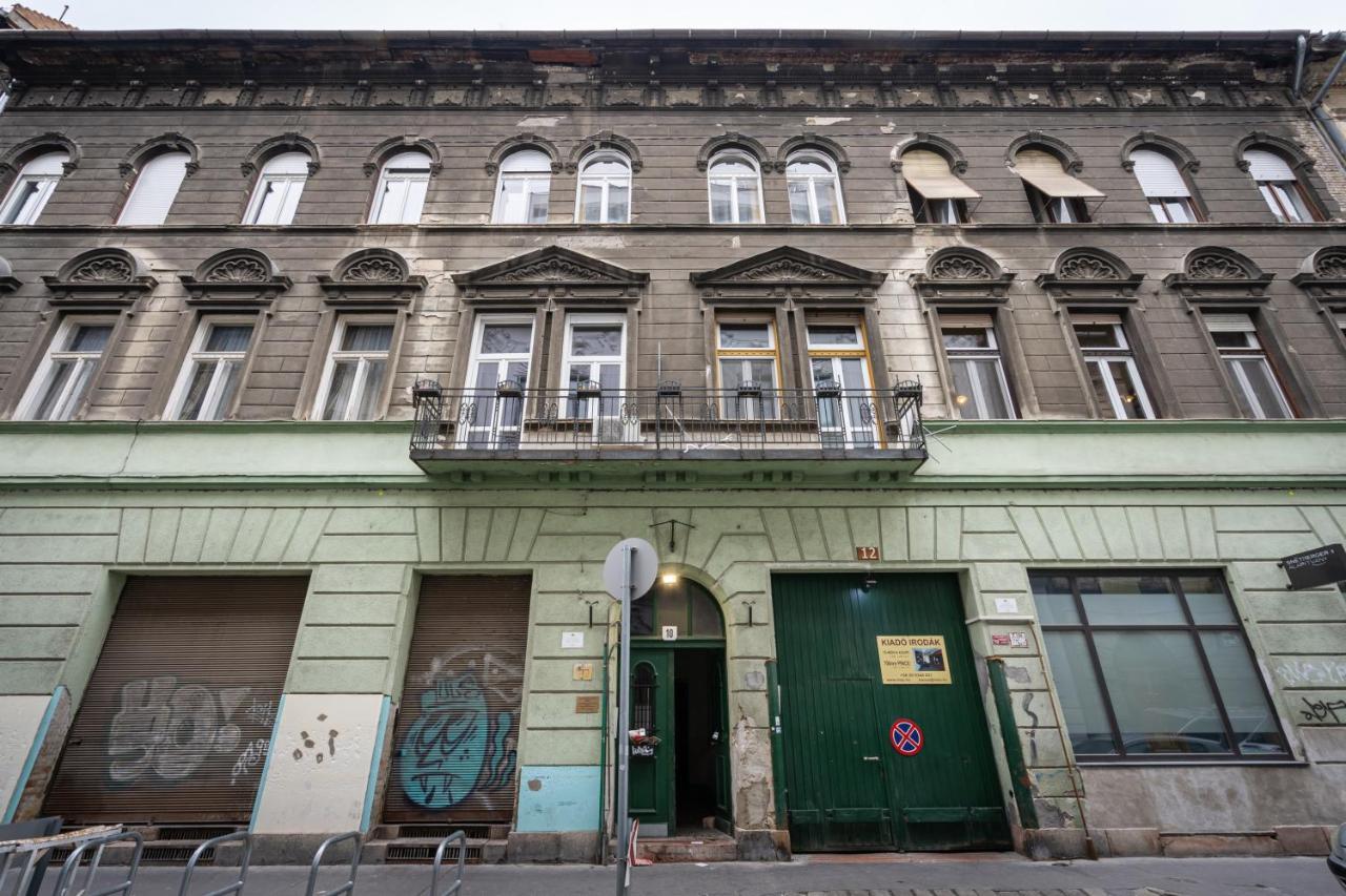 Live Star Apartment Budapest Extérieur photo