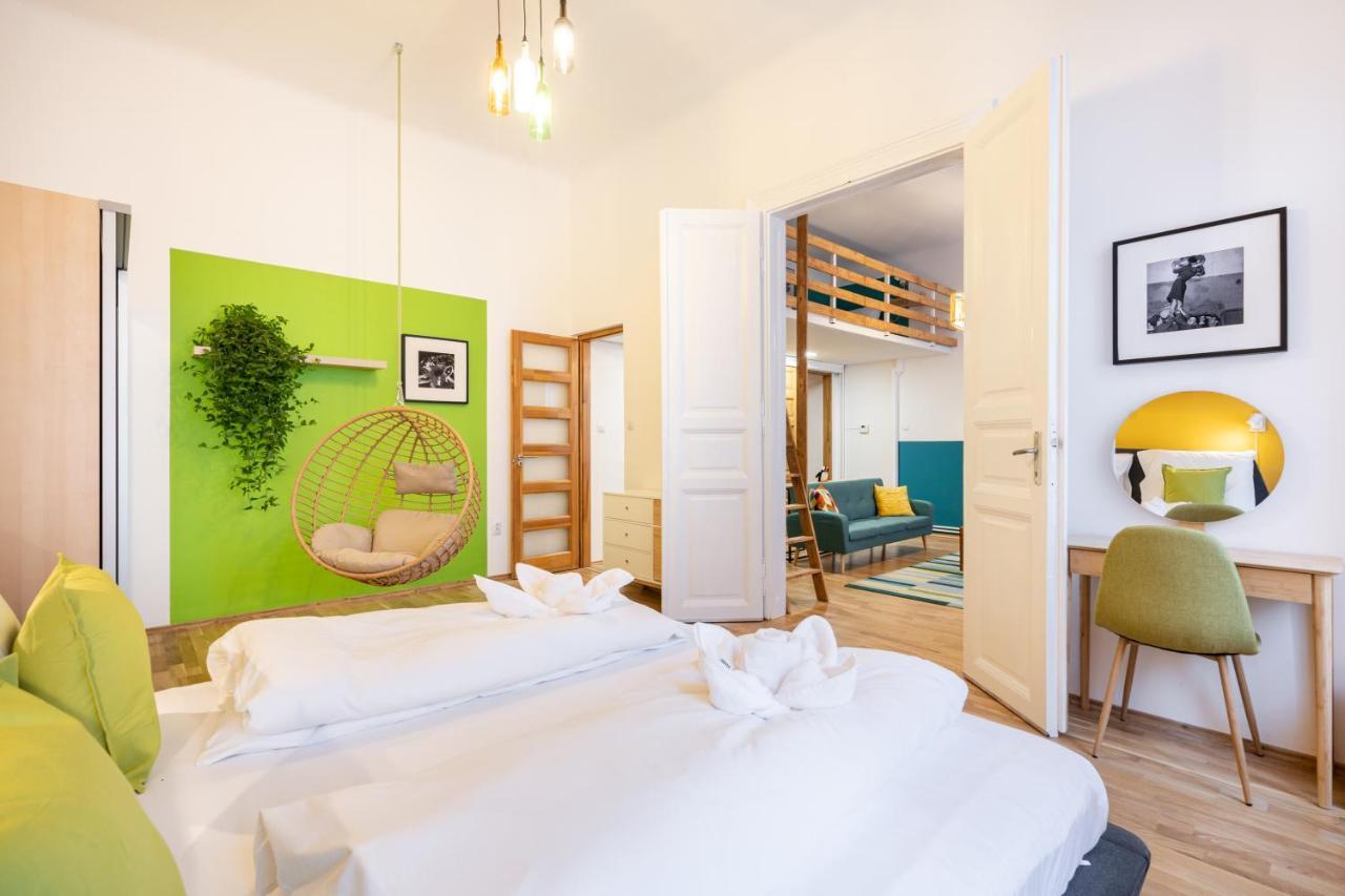 Live Star Apartment Budapest Extérieur photo