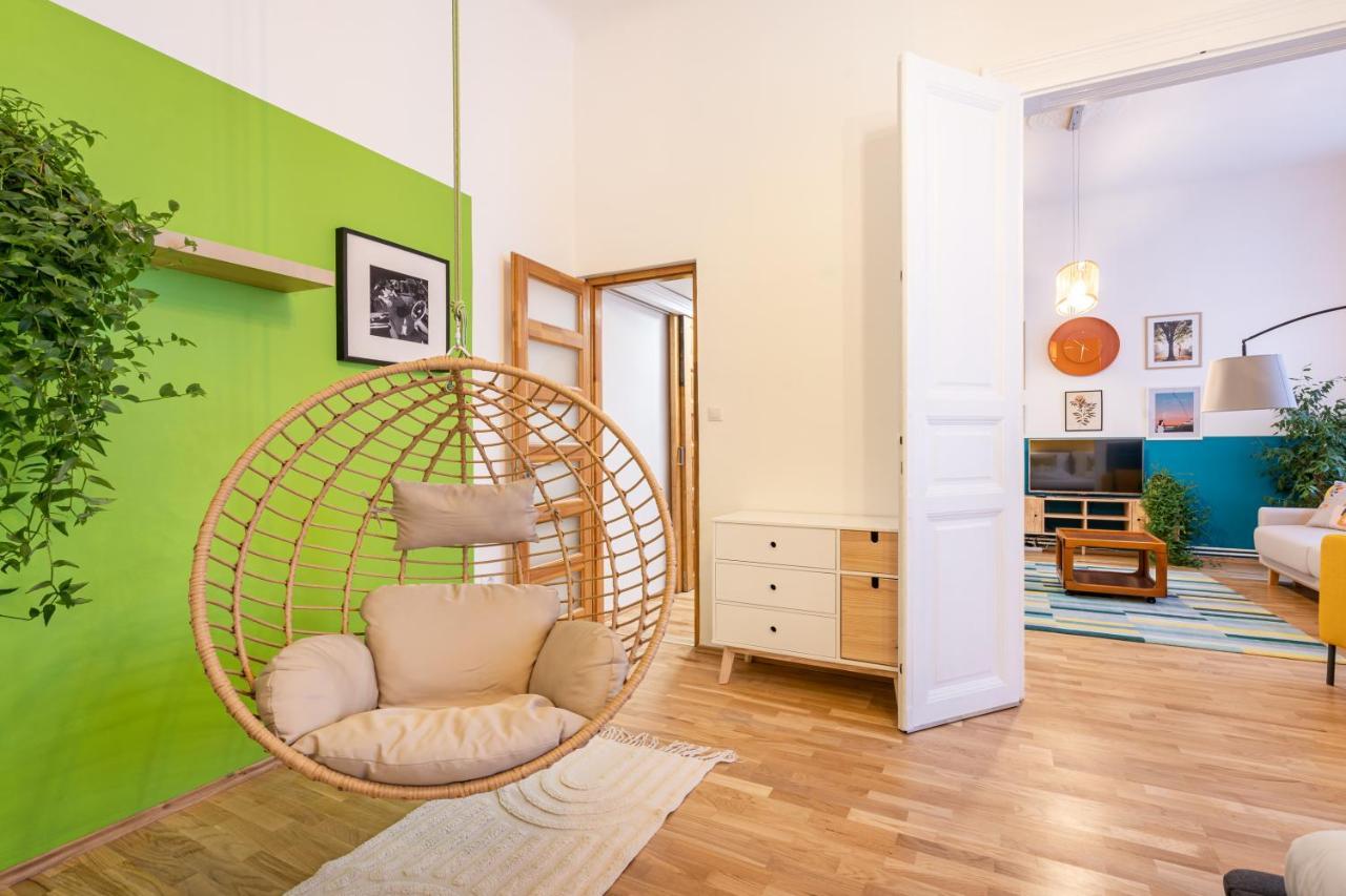 Live Star Apartment Budapest Extérieur photo